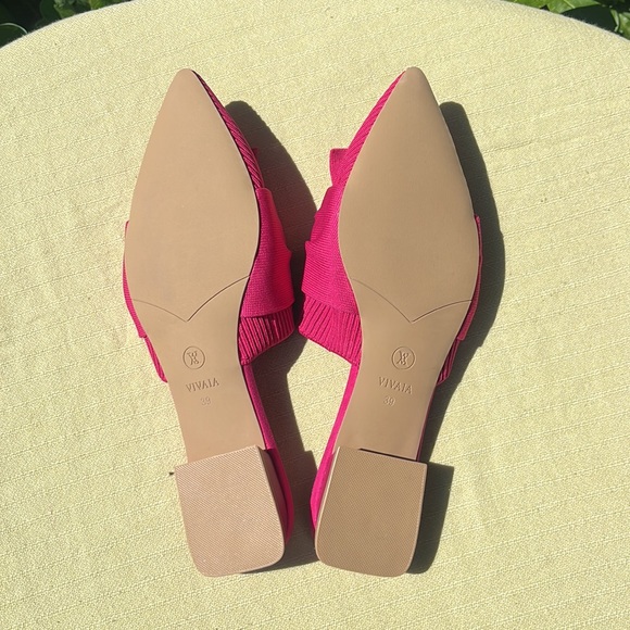 NWOT Vivaia size 39 Yaffa pointy toe slides in hot pink (Pitaya). - Picture 7 of 9